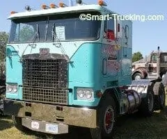 Diamond Reo Cabover