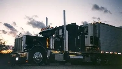 1997 379 Peterbilt at Sunset