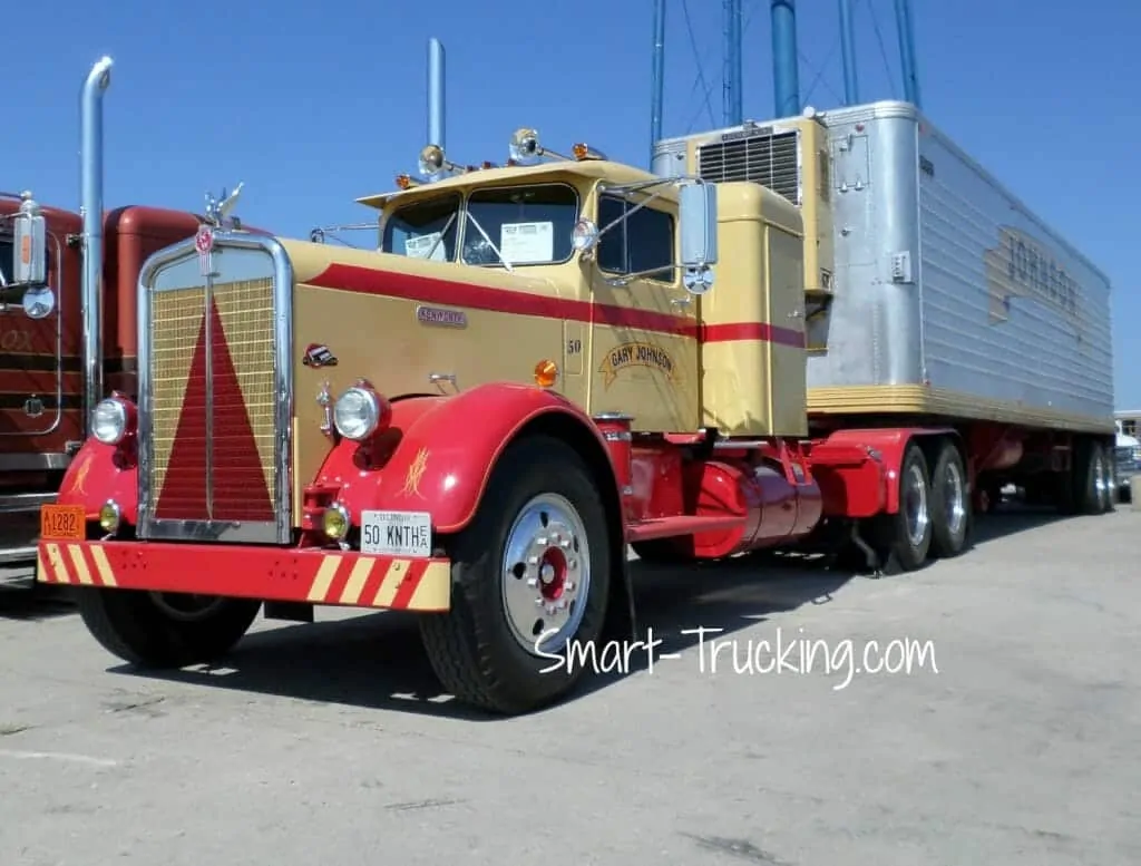 1950 Needlenose Kenworth Red Yellow