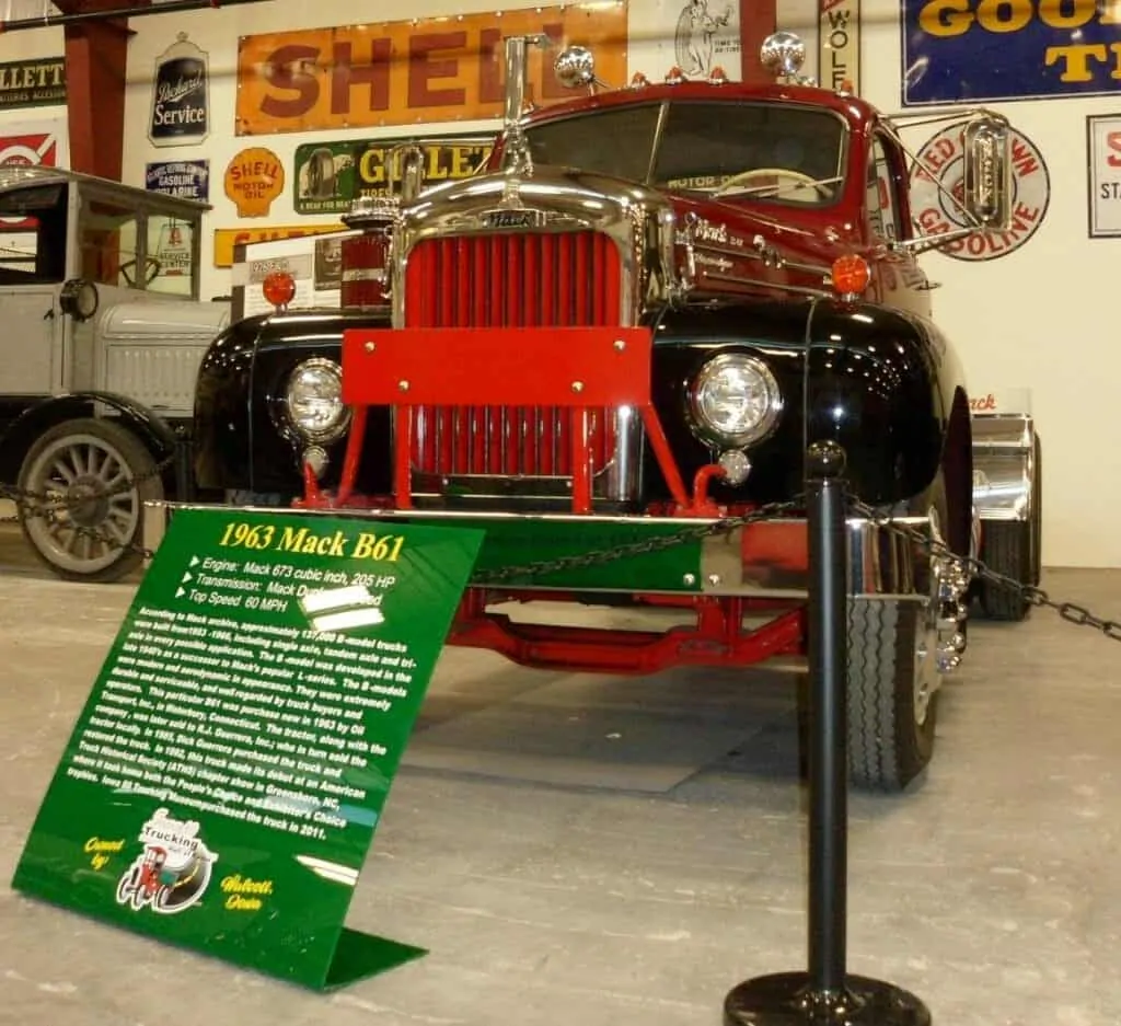 1963 Red Black Mack B61 Rig