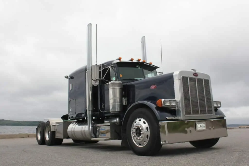 Blue 2004 379 Peterbilt Truck