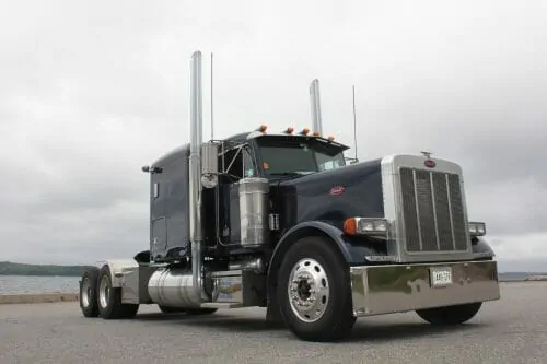 Blue 2004 379 Peterbilt Truck