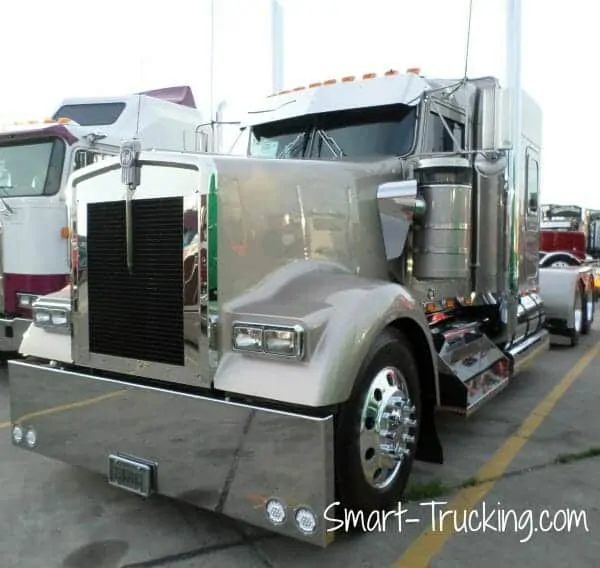 Gray Kenworth W900 Show Rig