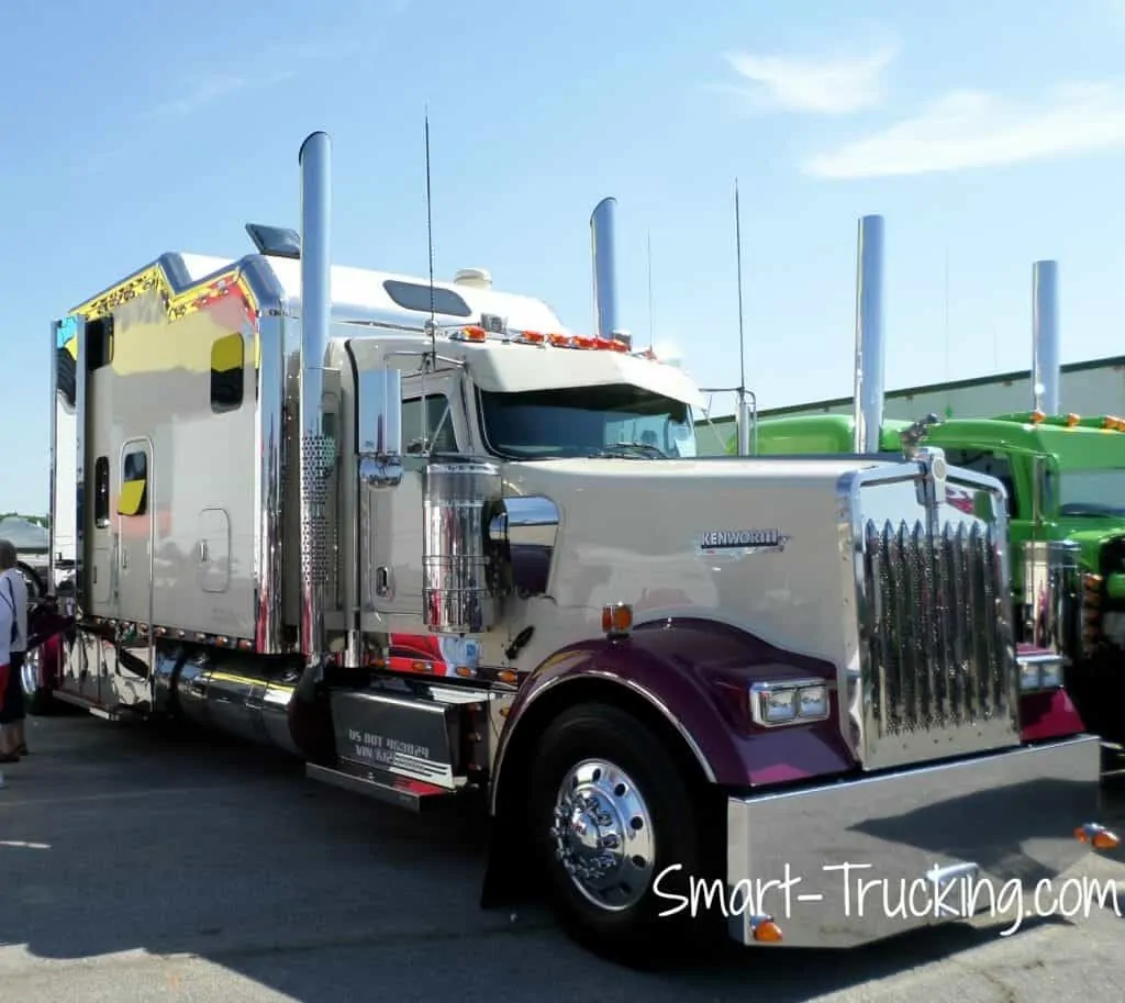 White Purple W900 Kenworth With Large Sleeper Berth