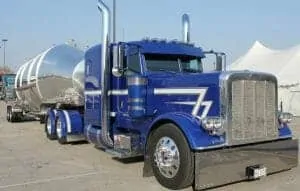 Royal Blue 389 Peterbilt Show Rig