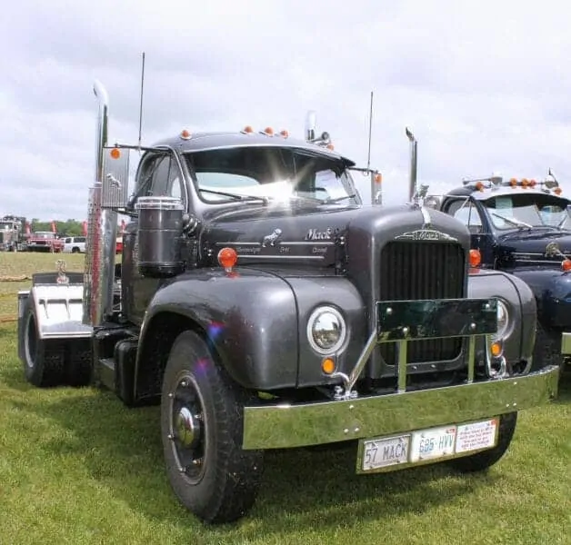 1957-mack-b61-thermodyne-gray-2