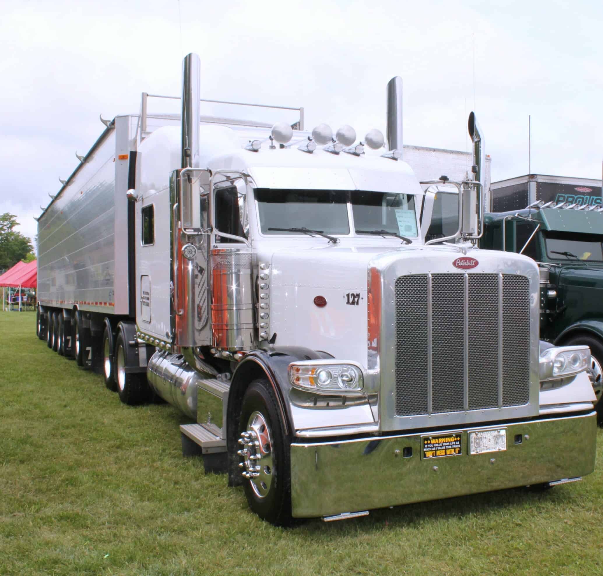 The Ultimate Peterbilt 389 Truck Photo Collection