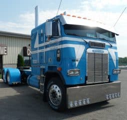 Old School Cabover Truck Photo Gallery – We Like the Way They Roll