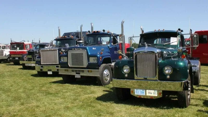 B61 Model Macks Superliner Mack Trucks