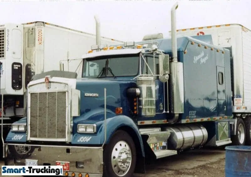 1983 Kenworth big sleeper blue