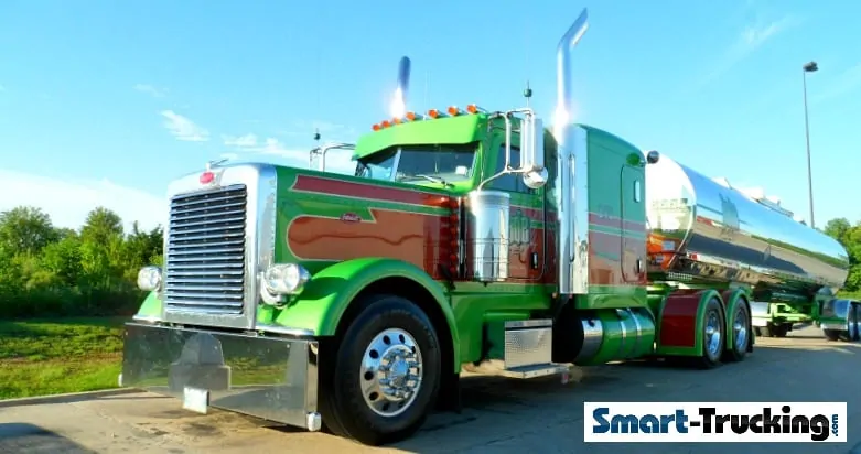 Green Red Peterbilt 379 Truck