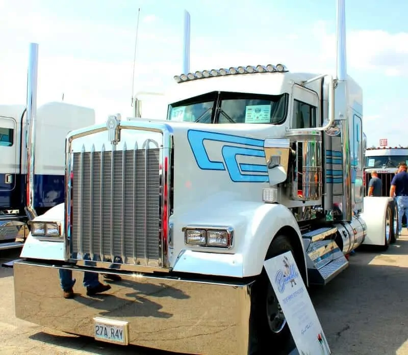 2016 Kenworth W900 Custom Show Truck White Blue