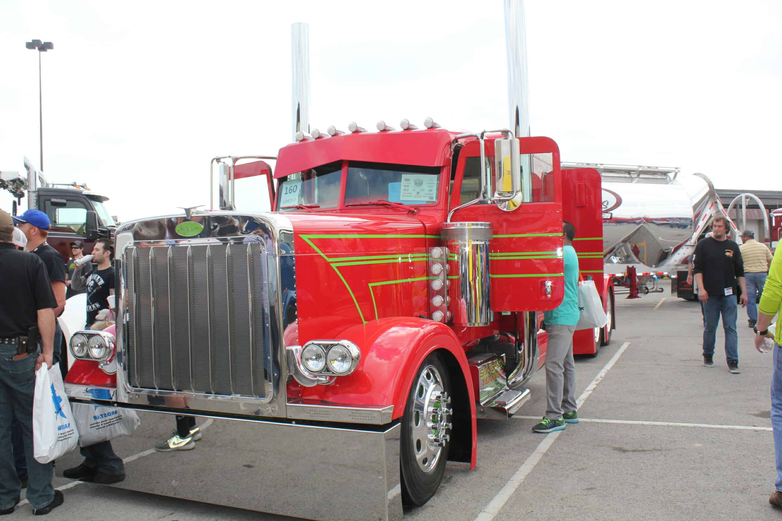 Hot Big Rig Show Trucks Photo Collections You Must See!