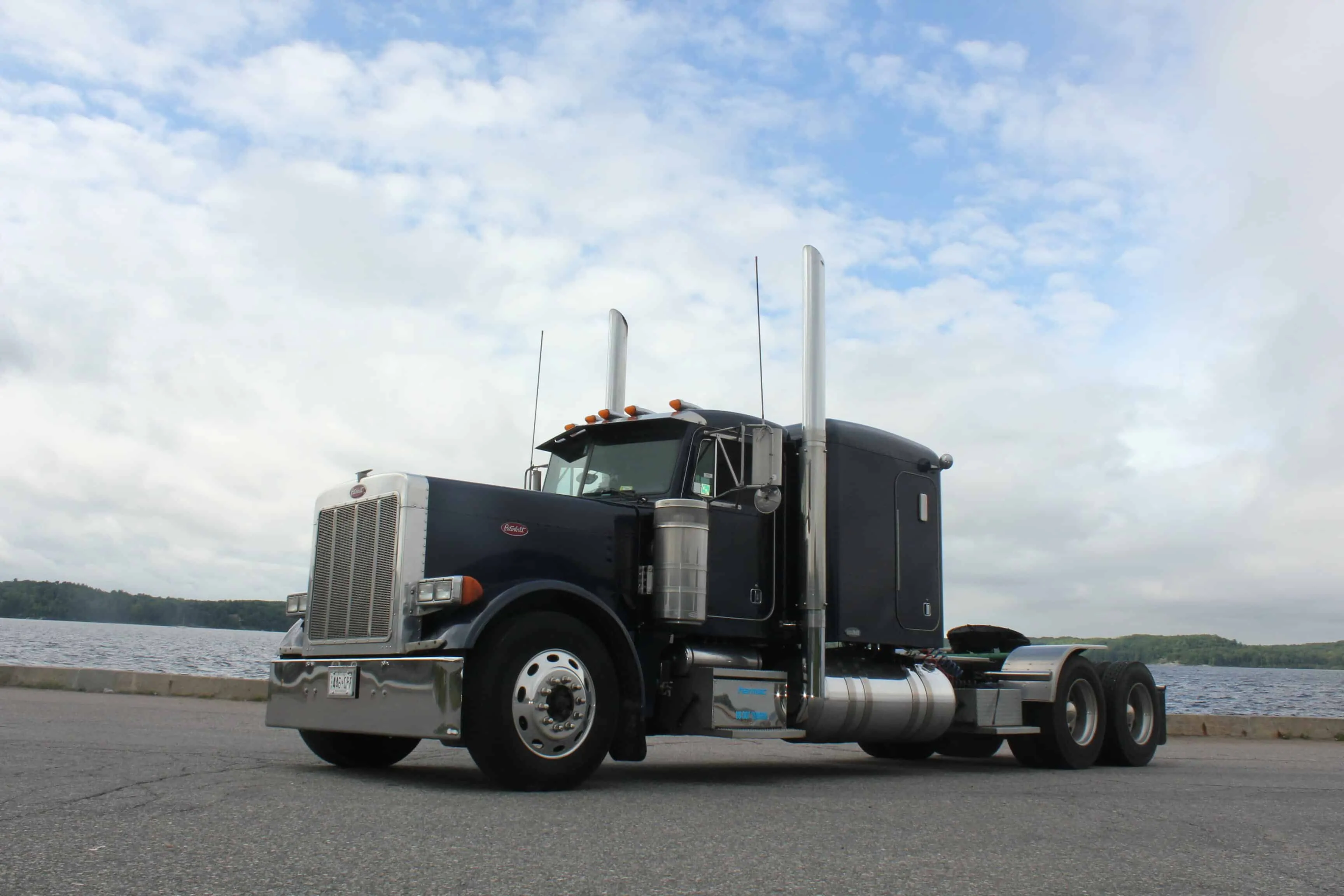 The 18 Wheeler - A Comprehensive Guide to Big Rigs - Trucking