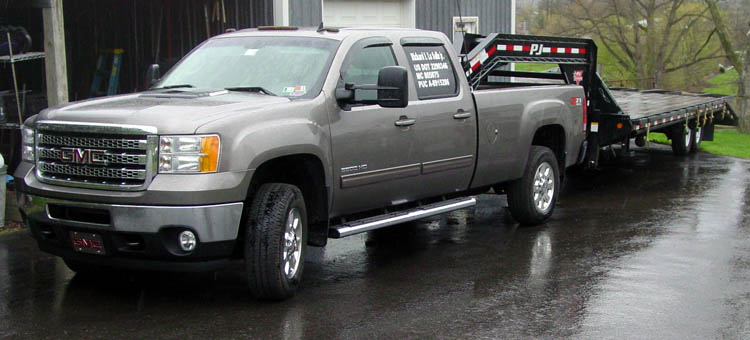 Truck used for Hot Shot Trucking - GMC Pickup with Gooseneck Trailer 