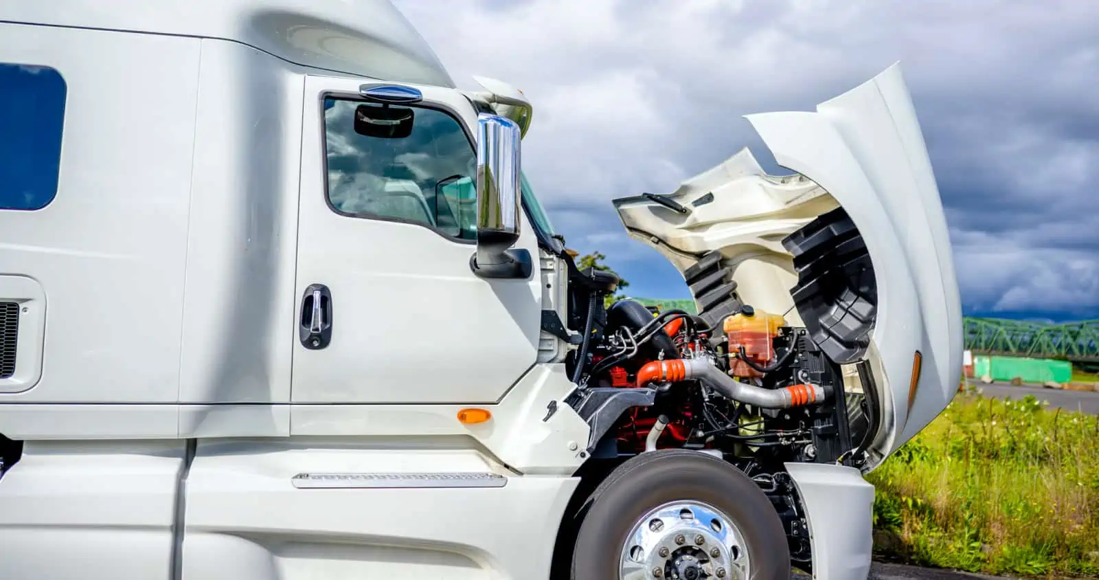 Engines  Freightliner Trucks