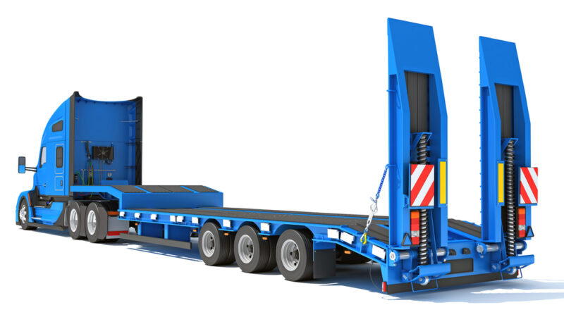 Flatbed trailer with ramps