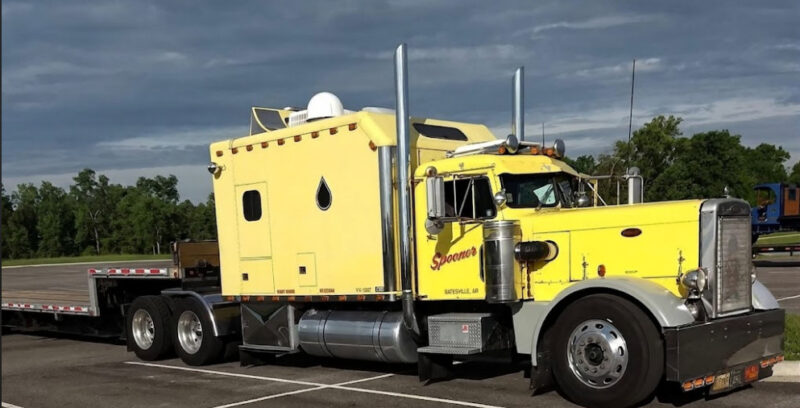 Bob Spooners 1961 281 Peterbilt.